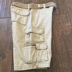 Plugg Co Tan Cargo Shorts with Relaxed Fit Men’s Size 29 New No Tag